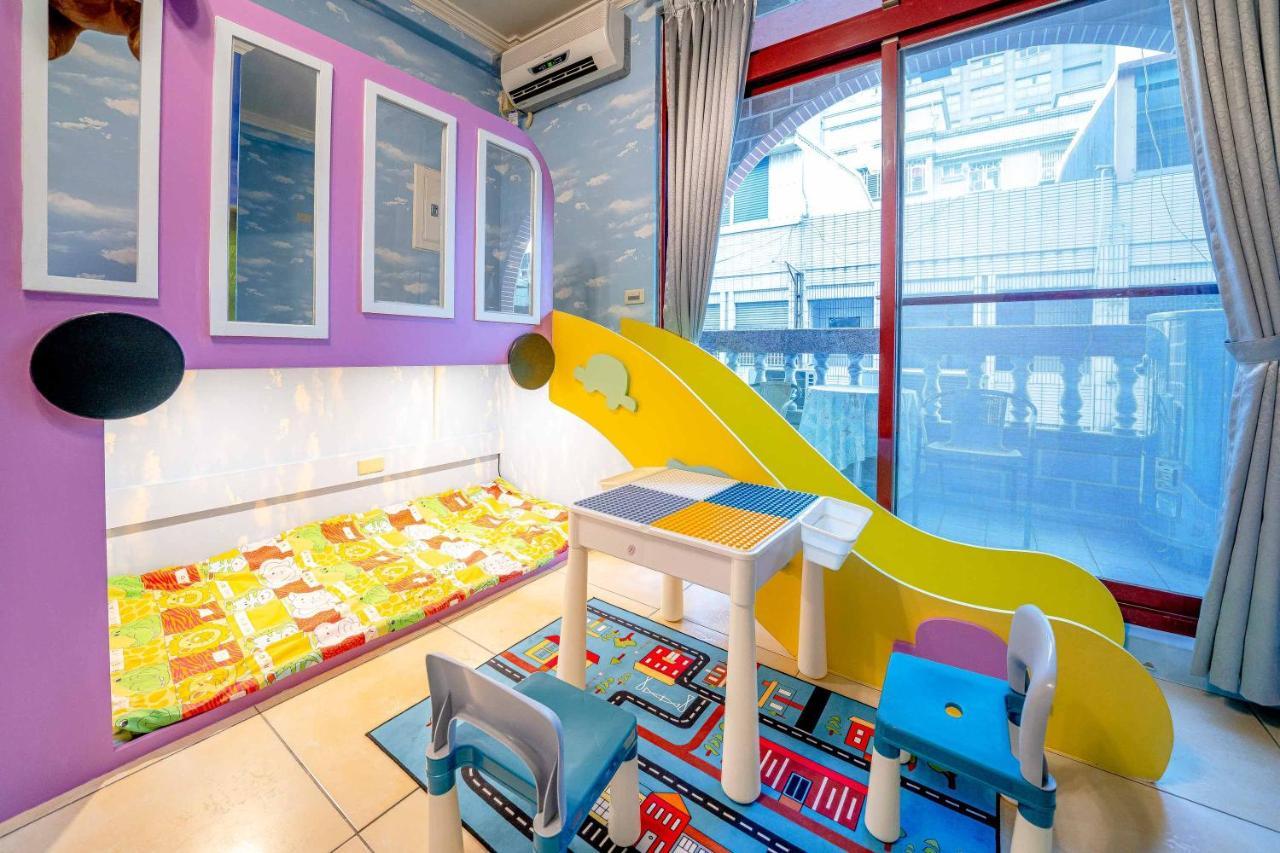 樂哈哈羅東夜市親子民宿 Luodong Exterior photo